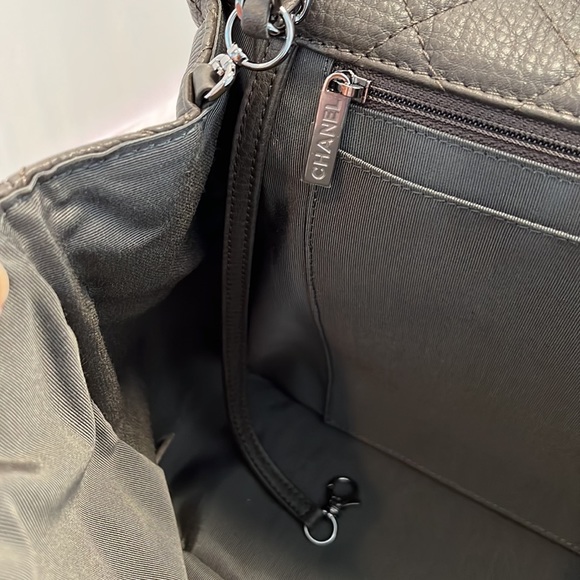 CHANEL XXL Jumbo Classic Flap Bag - Picture 11 of 16